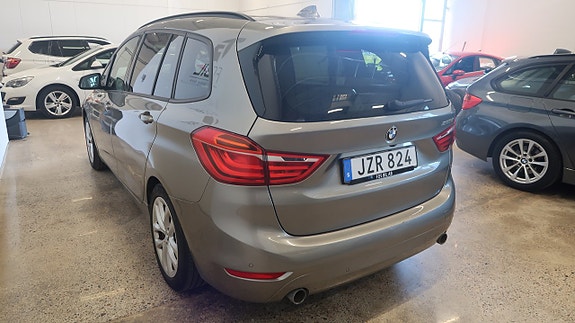 BMW 220d 6 of 18