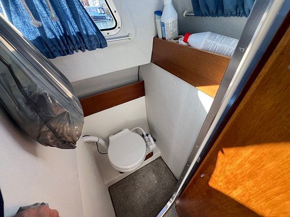 Bella 800 Delphin -2001 | Yanmar diesel | Rak axel 12 of 12