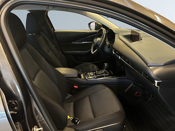 Mazda CX-30 10 of 24