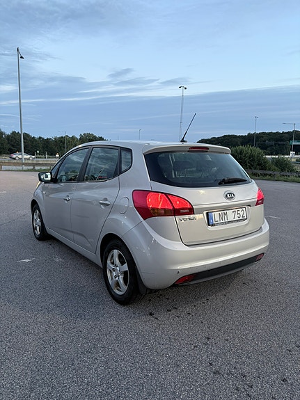 Kia Venga 2 of 5