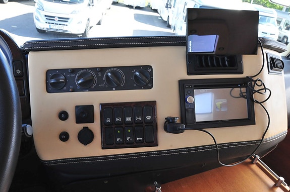 Carthago LINER 82Q PKW Maxutrustad VI TAR INBYTE 15 of 25