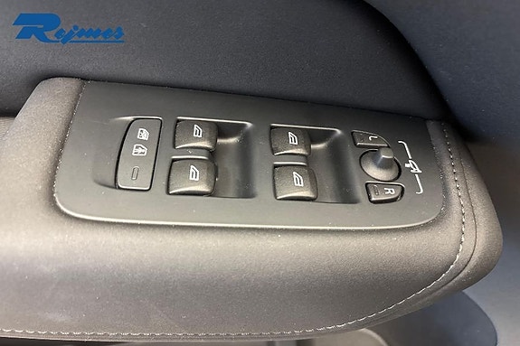 Volvo XC60 16 of 24