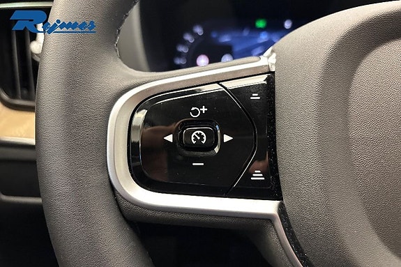 Volvo XC60 18 of 24