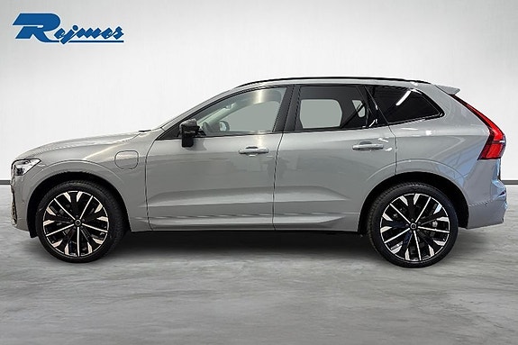 Volvo XC60 2 of 24