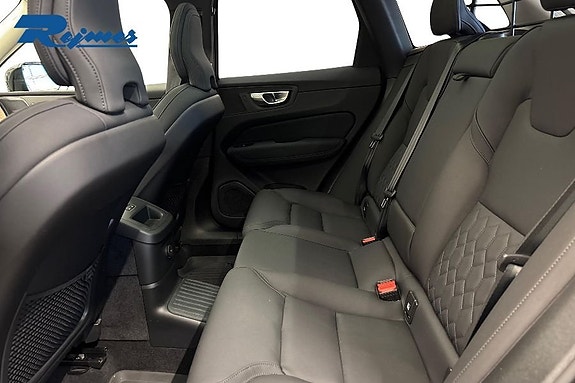 Volvo XC60 8 of 24