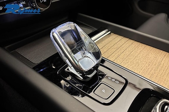 Volvo XC60 17 of 24
