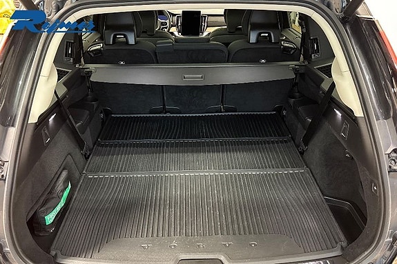 Volvo XC90 13 of 24