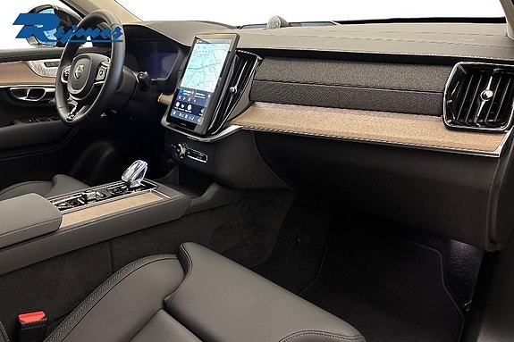Volvo XC90 6 of 24
