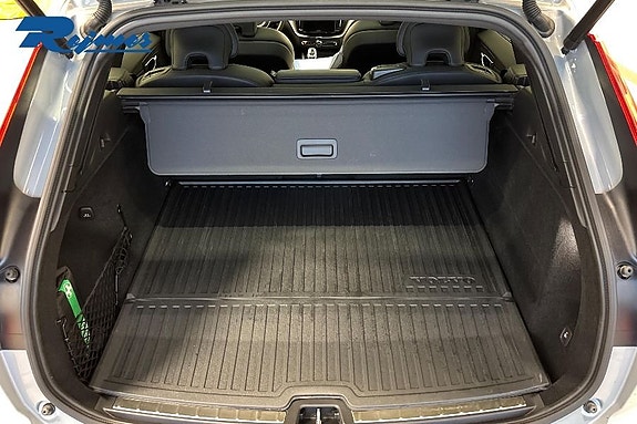 Volvo XC60 16 of 25