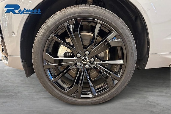 Volvo XC60 9 of 25
