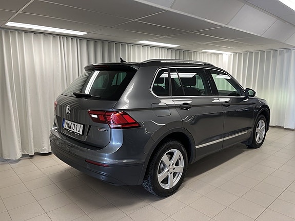Volkswagen Tiguan 4 of 5