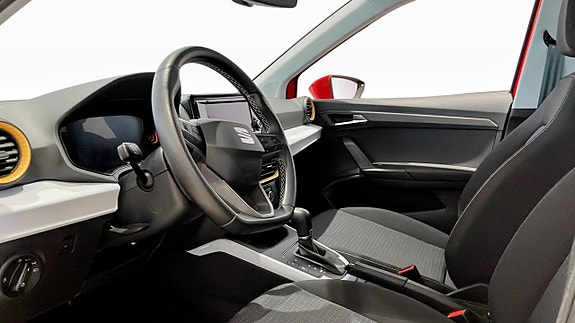 Seat Arona 7 of 12