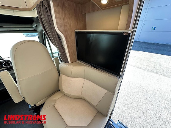Carthago C1-tourer T 149 RB-LE comfort 4.2t Edition + Mercedes Långbäddar 7 of 27