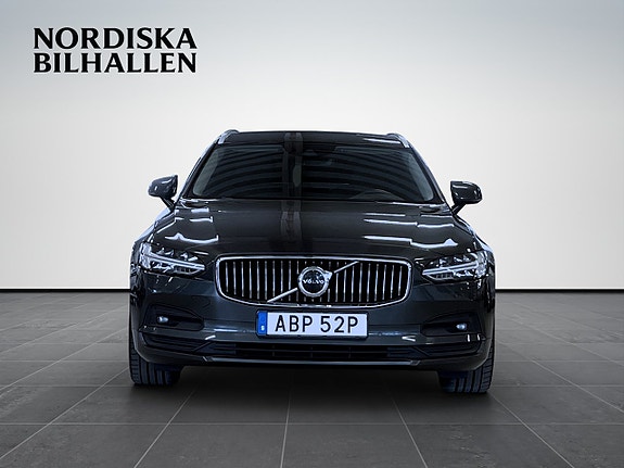 Volvo V90 2 of 5