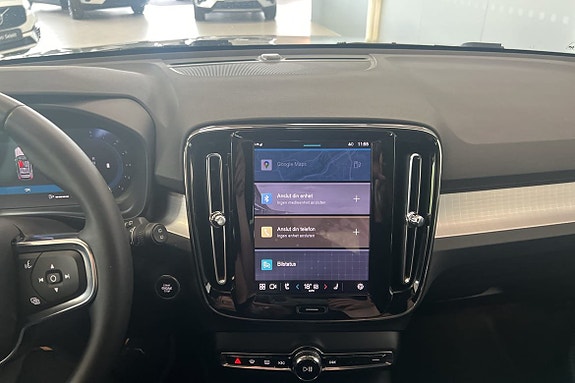 Volvo XC40 18 of 24