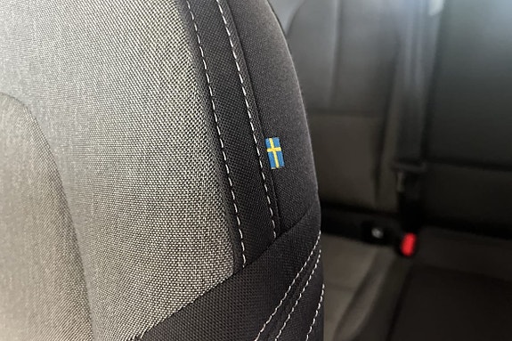 Volvo XC40 14 of 24