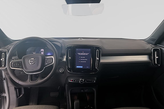 Volvo XC40 9 of 24