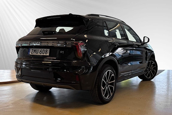 Lynk & Co 01 4 of 23