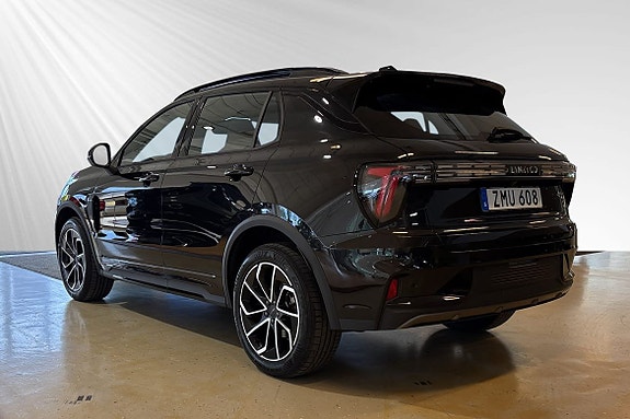Lynk & Co 01 3 of 23