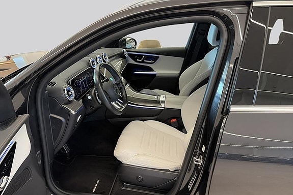 Mercedes-Benz GLC300 de 8 of 18