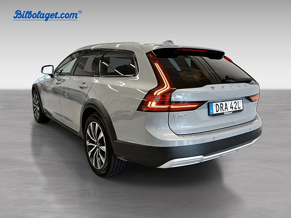 Volvo V90 Cross Country 4 of 16