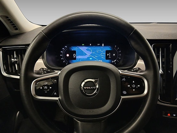 Volvo V90 Cross Country 6 of 15