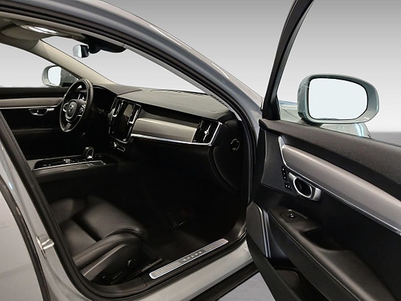 Volvo V90 Cross Country 12 of 15