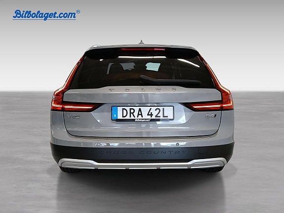 Volvo V90 Cross Country 5 of 16