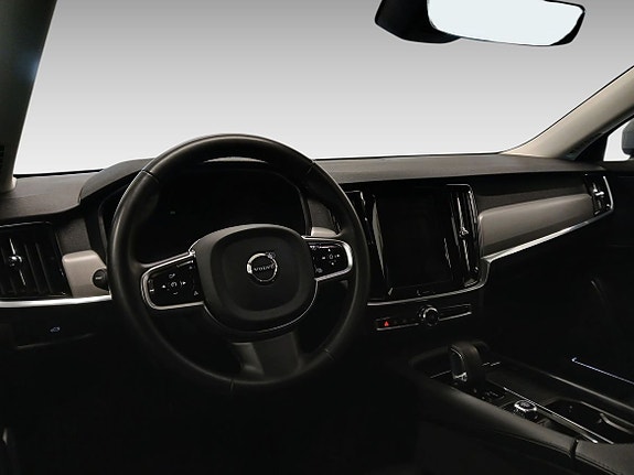 Volvo V90 Cross Country 6 of 16