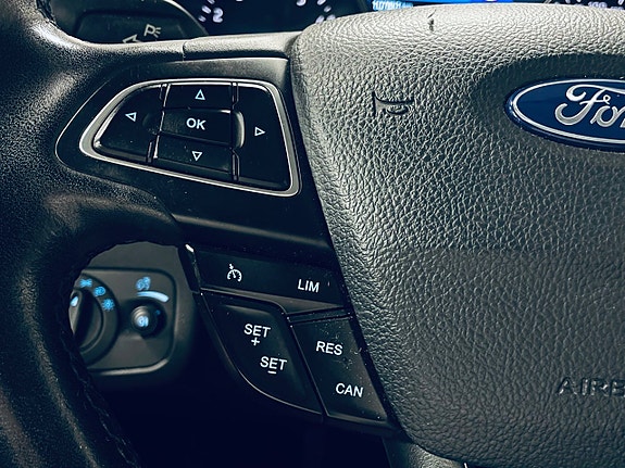 Ford Kuga 13 of 17