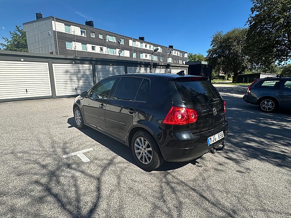 Volkswagen Golf V 4 of 6