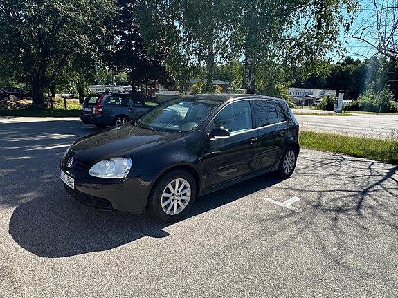 Volkswagen Golf V 5 of 6