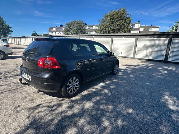 Volkswagen Golf V 3 of 6