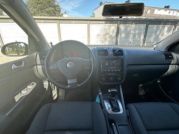 Volkswagen Golf V 6 of 6