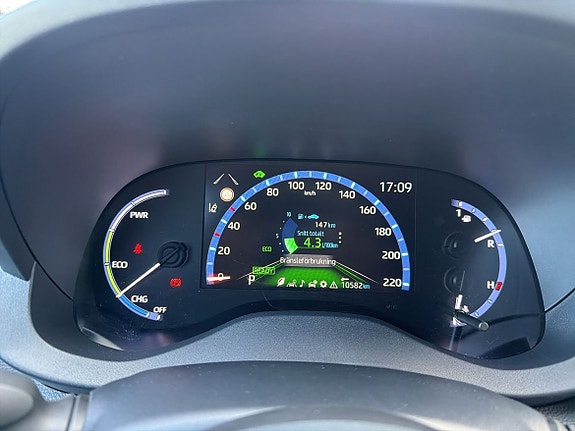 Toyota Yaris Cross 16 of 19
