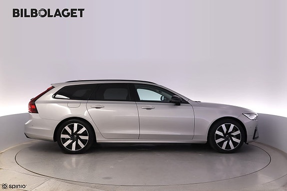 Volvo V90 2 of 5