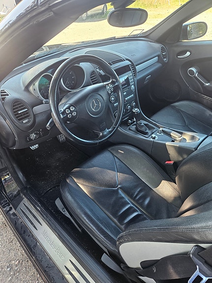 Mercedes-Benz SLK200 4 of 4
