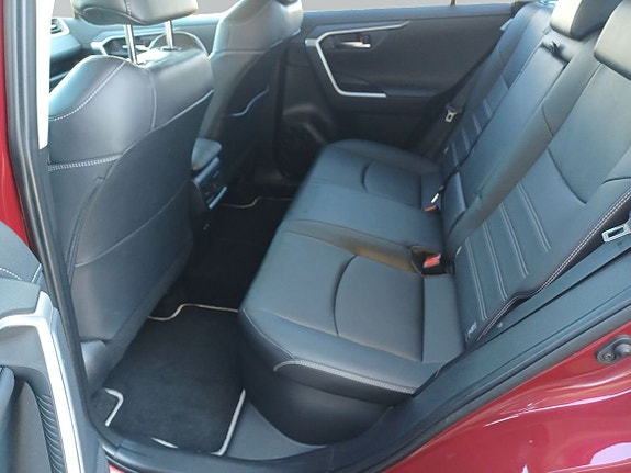 Toyota RAV4 3 of 10