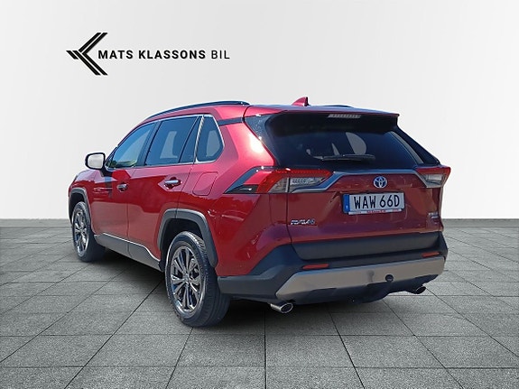 Toyota RAV4 5 of 10