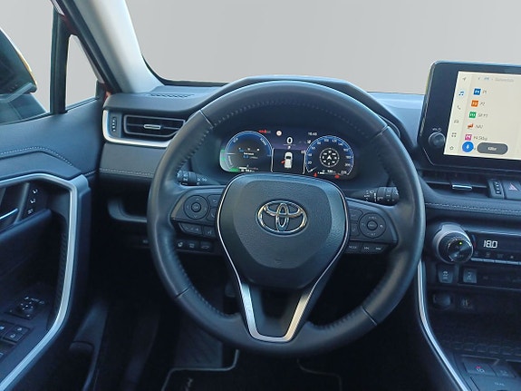 Toyota RAV4 4 of 10