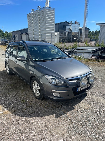 Hyundai i30 2 of 5