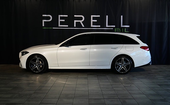 Mercedes-Benz C300 2 of 5