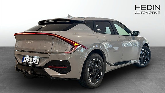 Kia EV6 2 of 12