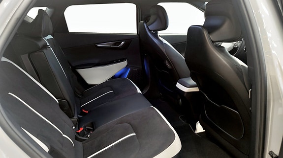 Kia EV6 5 of 12
