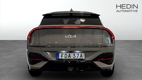 Kia EV6 8 of 12