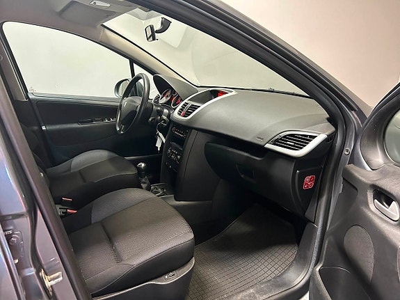 Peugeot 207 10 of 15