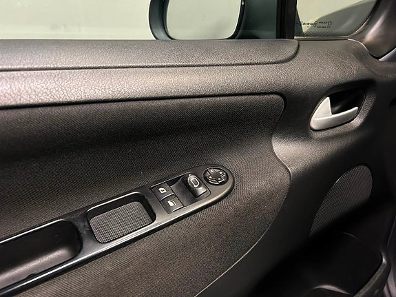 Peugeot 207 14 of 15