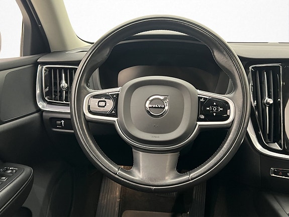 Volvo V60 12 of 30