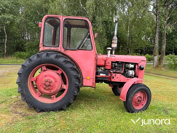 Traktor - BM Volvo Buster 320 6 of 30