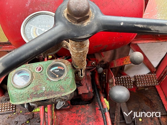 Traktor - BM Volvo Buster 320 12 of 30
